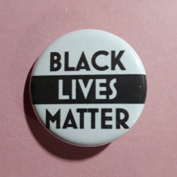(New) Black Lives Matter Pinback Buttons (10 pcs) - Picture 2 of 3